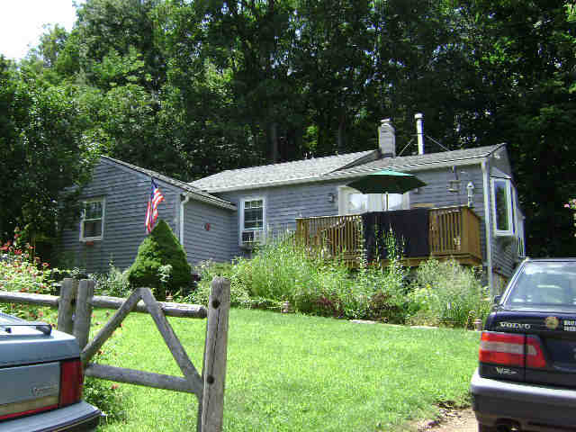 Building photograph for 34 VIRGINIA LN